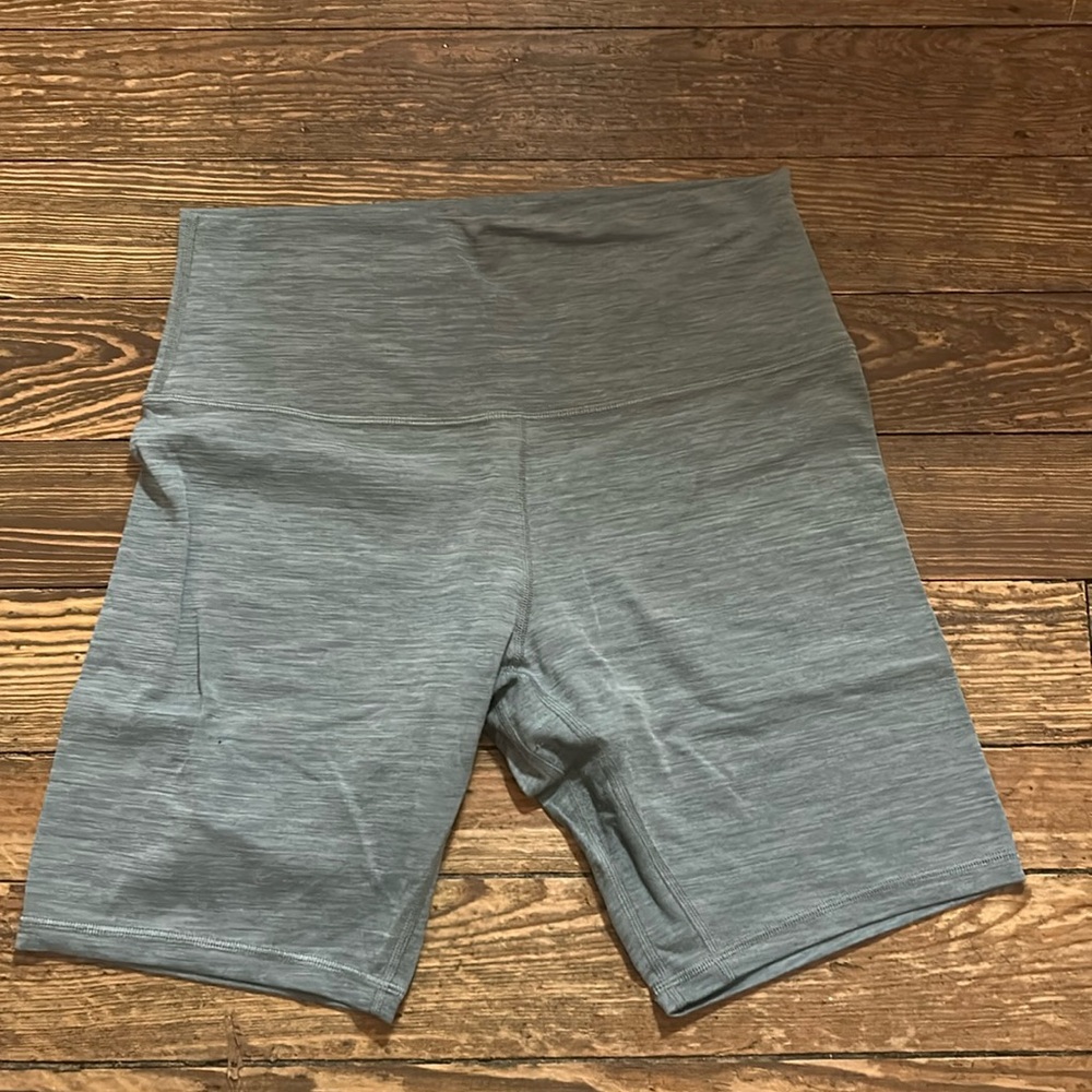 Lululemon High Rise Align Short - 6in